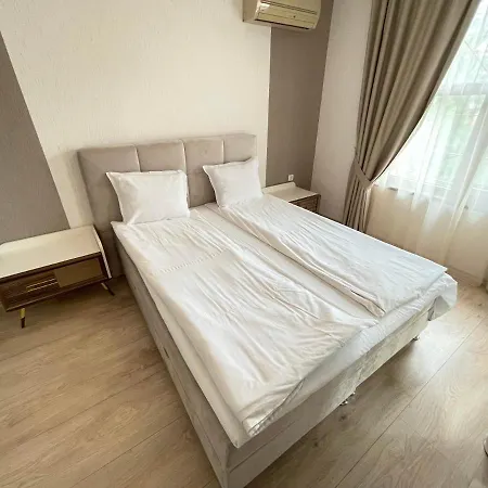 Esteban Vip Luxury Apartment *